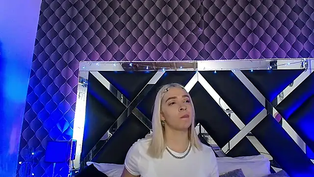 victoriaa lee  online show from 8, 2, 2026