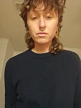 mossy kiss online show from 21, 2, 2025