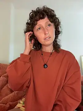 mossy kiss online show from 30, 4, 2026