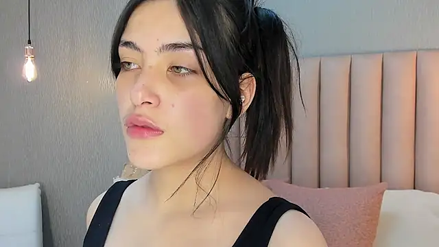 Snapshot of Alexa_Thaylor_ chatting on 15, 9, 2025 Alexa Thaylor online show from 15, 9, 2025