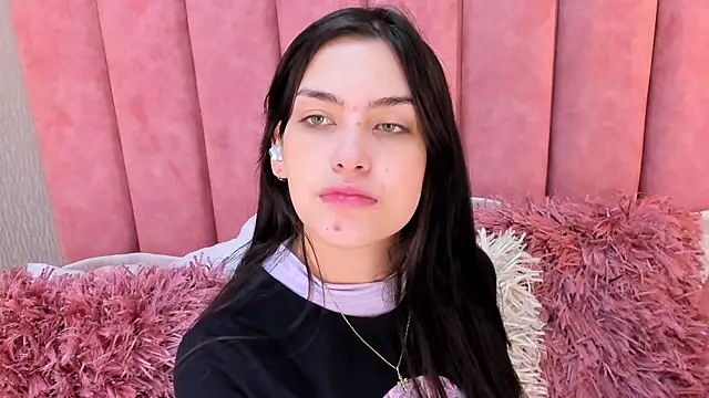 Snapshot of Alexa_Thaylor_ chatting on 10, 10, 2025 Alexa Thaylor online show from 10, 10, 2025