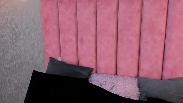 Snapshot of Alexa_Thaylor_ chatting on 4, 11, 2025 Alexa Thaylor online show from 4, 11, 2025