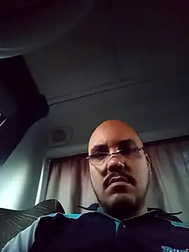 Snapshot of RobertoBuzios22 chatting on 13, 11, 2025 RobertoBuzios22 online show from 13, 11, 2025