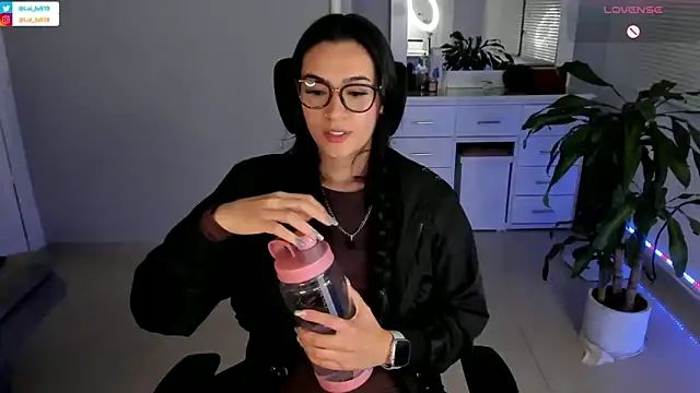 Snapshot of ImLui_lu chatting on 15, 1, 2025 ImLui lu online show from 15, 1, 2025