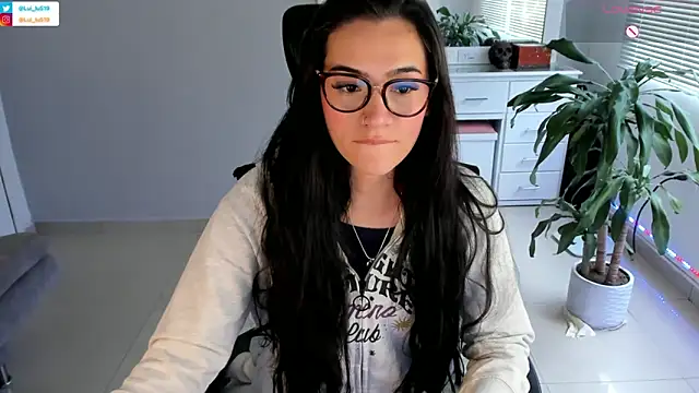 Snapshot of ImLui_lu chatting on 17, 1, 2025 ImLui lu online show from 17, 1, 2025