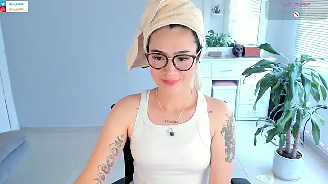 Snapshot of ImLui_lu chatting on 20, 1, 2025 ImLui lu online show from 20, 1, 2025