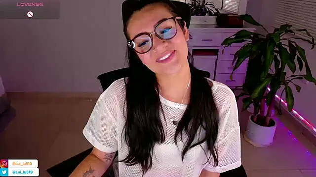 Snapshot of ImLui_lu chatting on 1, 2, 2025 ImLui lu online show from 1, 2, 2025