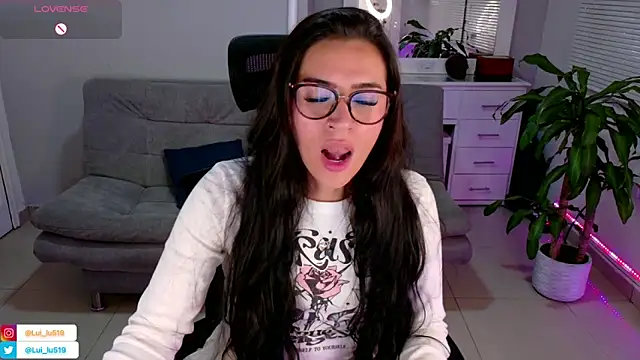 Snapshot of ImLui_lu chatting on 5, 2, 2025 ImLui lu online show from 5, 2, 2025