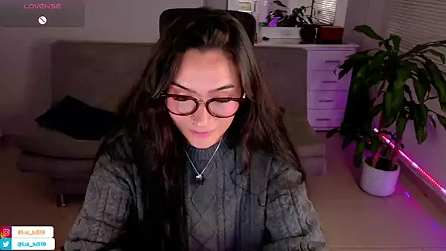 Snapshot of ImLui_lu chatting on 13, 2, 2025 ImLui lu online show from 13, 2, 2025