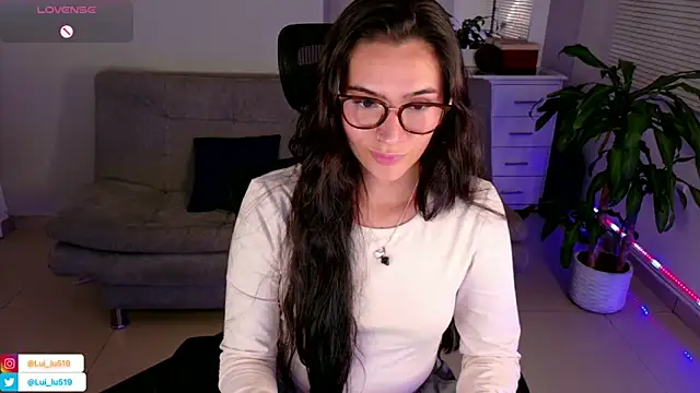 Snapshot of ImLui_lu chatting on 19, 2, 2025 ImLui lu online show from 19, 2, 2025