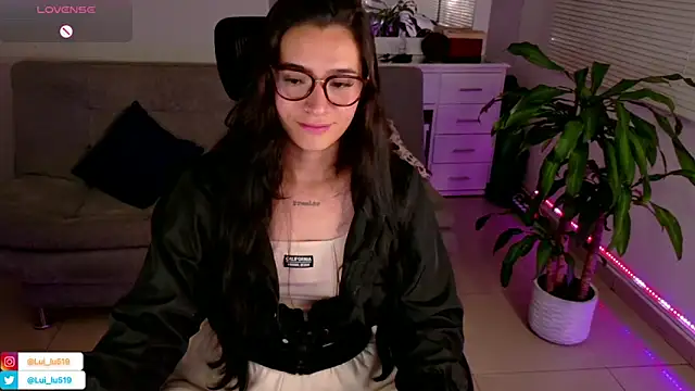 Snapshot of ImLui_lu chatting on 24, 2, 2025 ImLui lu online show from 24, 2, 2025