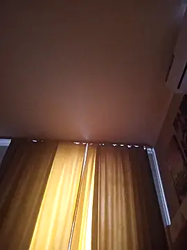 Snapshot of ROXOLANAA_SEXY chatting on 7, 1, 2026 ROXOLANAA SEXY online show from 7, 1, 2026