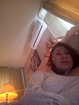 Snapshot of ROXOLANAA_SEXY chatting on 10, 2, 2026 ROXOLANAA SEXY online show from 10, 2, 2026