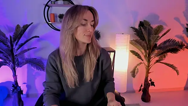 RebeccaMartinez online show from 17, 1, 2025