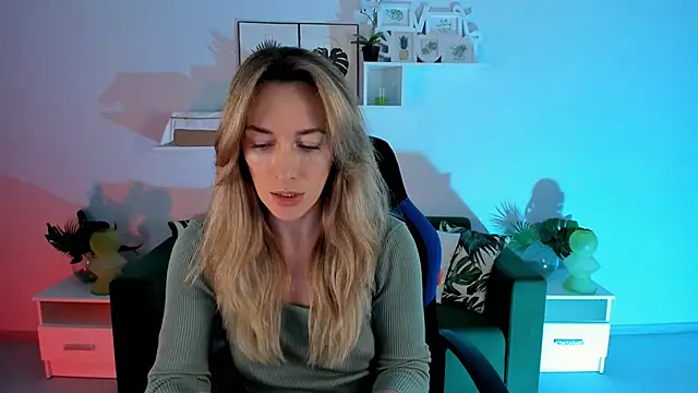 RebeccaMartinez online show from 2, 2, 2025