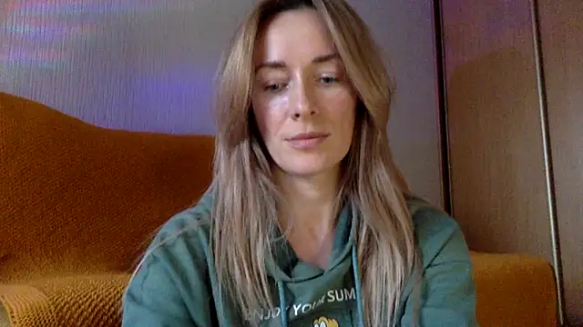 RebeccaMartinez online show from 18, 3, 2025