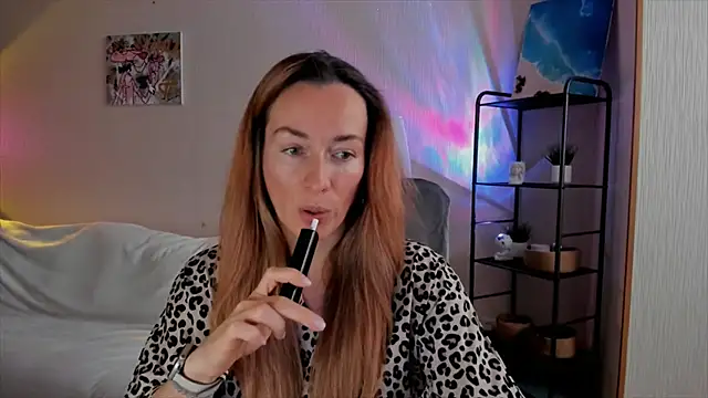 RebeccaMartinez online show from 27, 11, 2025