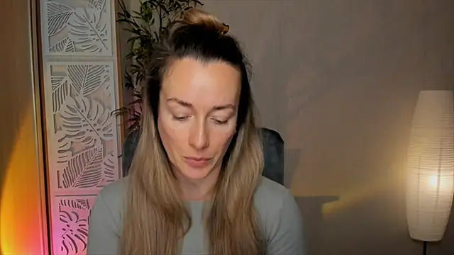 RebeccaMartinez online show from 25, 2, 2026