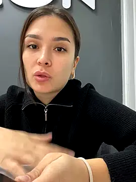 Snapshot of Sweet_Lollypop chatting on 18, 10, 2025 Sweet Lollypop online show from 18, 10, 2025