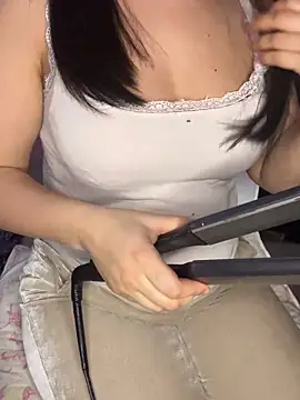 Maria-cuty online show from 2, 2, 2025