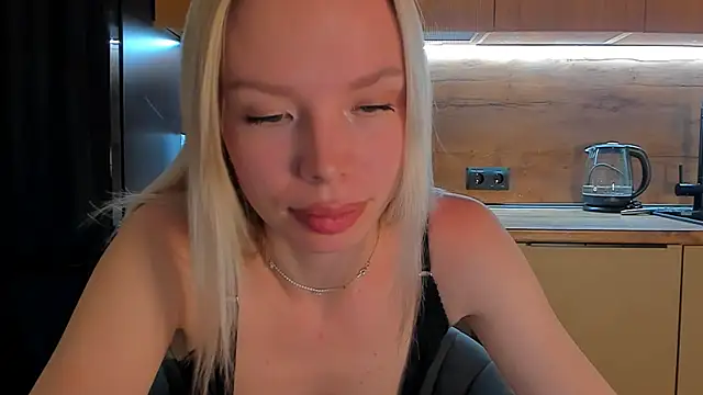 Snapshot of Olivia_Bells chatting on 8, 5, 2026 Olivia Bells online show from 8, 5, 2026