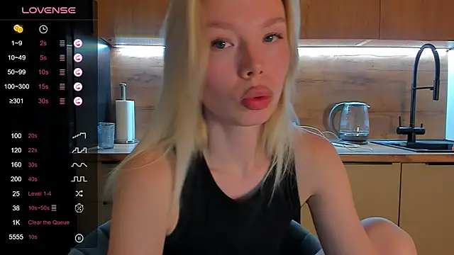 Snapshot of Olivia_Bells chatting on 29, 5, 2026 Olivia Bells online show from 29, 5, 2026
