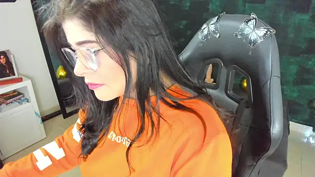 Snapshot of BellaFlaming chatting on 20, 12, 2024 BellaFlaming online show from 20, 12, 2024