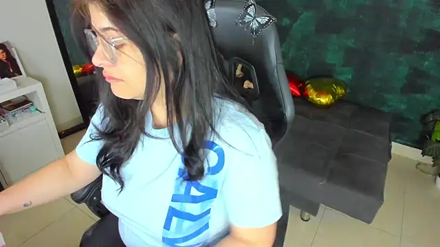 Snapshot of BellaFlaming chatting on 26, 12, 2024 BellaFlaming online show from 26, 12, 2024