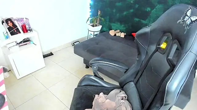 Snapshot of BellaFlaming chatting on 17, 1, 2025 BellaFlaming online show from 17, 1, 2025