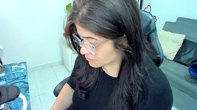 Snapshot of BellaFlaming chatting on 28, 2, 2025 BellaFlaming online show from 28, 2, 2025