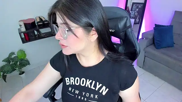 Snapshot of BellaFlaming chatting on 20, 9, 2025 BellaFlaming online show from 20, 9, 2025