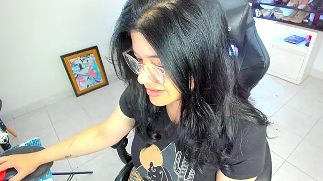 BellaFlaming online show from 4, 4, 2026