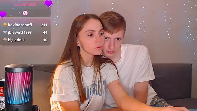 juliaanddima online show from 3, 3, 2025