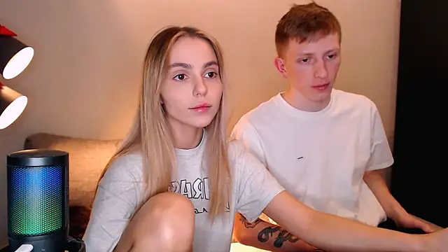 juliaanddima online show from 10, 11, 2025