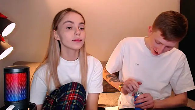 juliaanddima online show from 15, 11, 2025