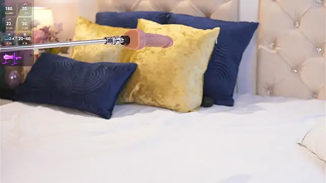 caroline adams  online show from 28, 3, 2026