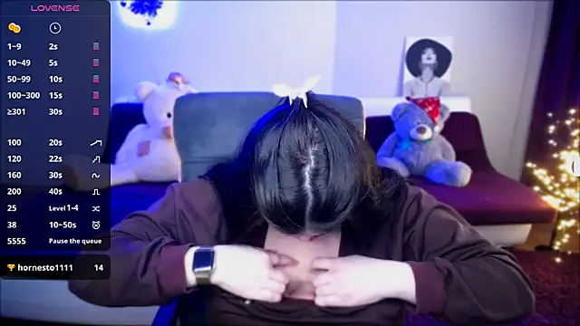 Emily Mo online show from 2, 1, 2025