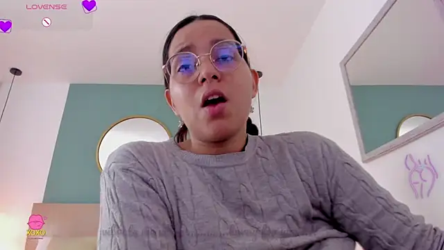 Snapshot of lucy_blue28 chatting on 4, 5, 2026 lucy blue28 online show from 4, 5, 2026
