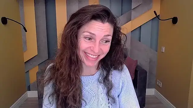 Snapshot of EllaLong chatting on 29, 10, 2025 EllaLong online show from 29, 10, 2025