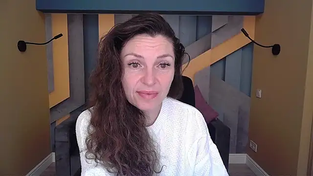 Snapshot of EllaLong chatting on 26, 11, 2025 EllaLong online show from 26, 11, 2025