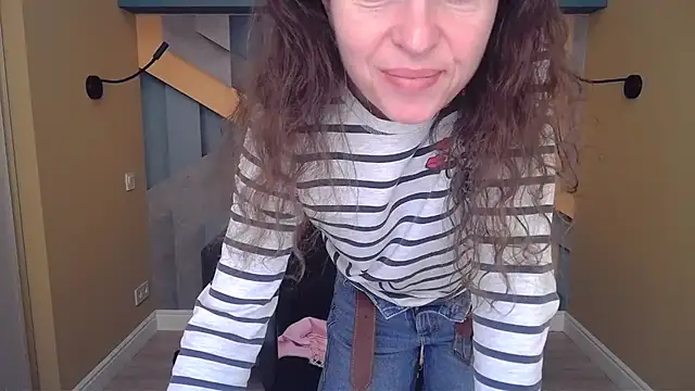 Snapshot of EllaLong chatting on 2, 12, 2025 EllaLong online show from 2, 12, 2025