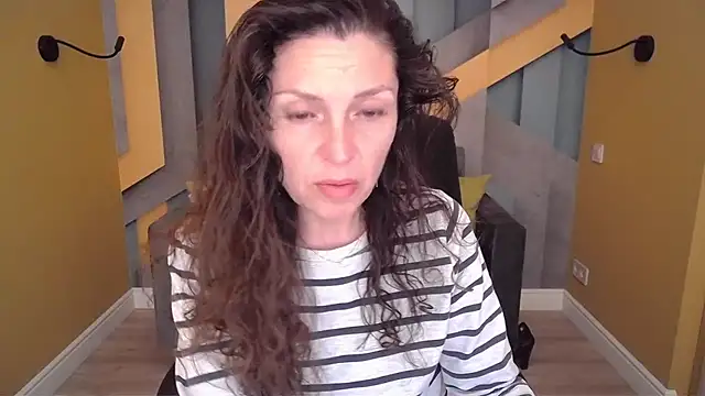 EllaLong online show from 15, 4, 2026