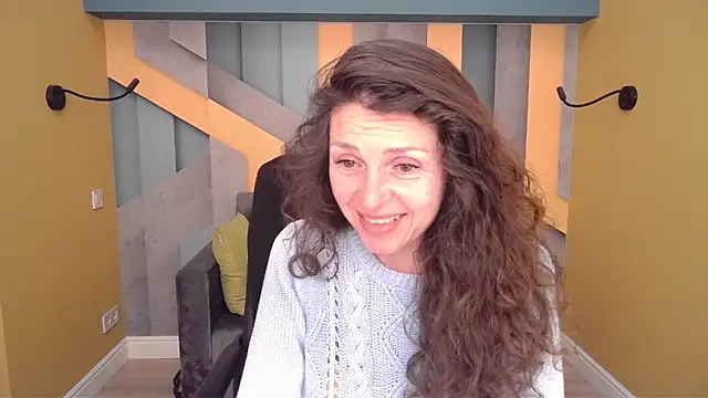 Snapshot of EllaLong chatting on 28, 4, 2026 EllaLong online show from 28, 4, 2026
