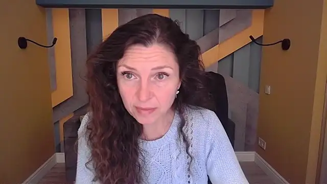 Snapshot of EllaLong chatting on 14, 5, 2026 EllaLong online show from 14, 5, 2026