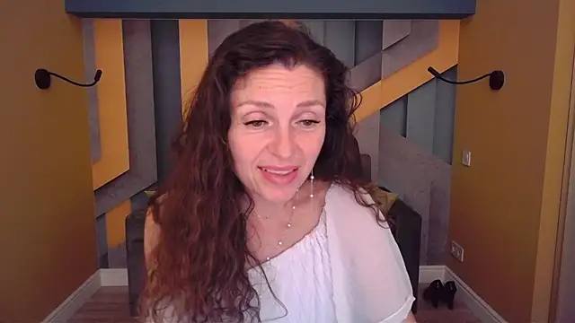 Snapshot of EllaLong chatting on 3, 6, 2026 EllaLong online show from 3, 6, 2026