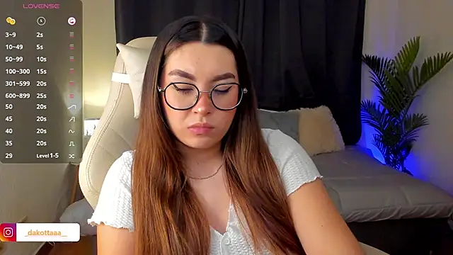 Snapshot of dakottaa_ chatting on 9, 10, 2025 dakottaa online show from 9, 10, 2025