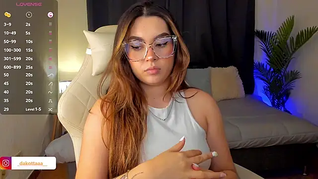 Snapshot of dakottaa_ chatting on 13, 10, 2025 dakottaa online show from 13, 10, 2025