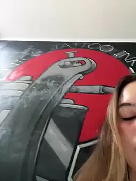 Snapshot of Sarah_millerr_ chatting on 26, 6, 2026 Sarah millerr online show from 26, 6, 2026