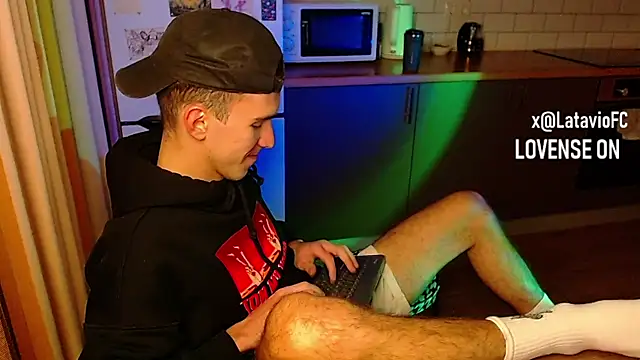 Snapshot of Midnighter_ chatting on 30, 9, 2025 Midnighter  online show from 30, 9, 2025