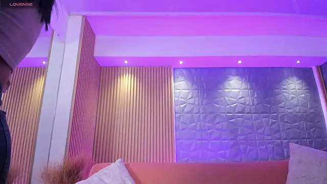 charlottewhitte online show from 13, 3, 2025